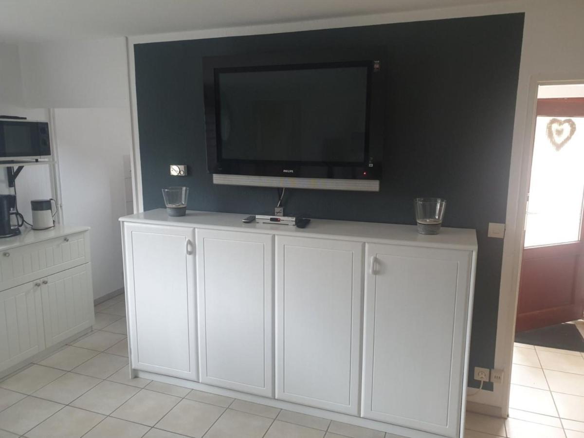 Fewo24-Prasdorf Apartment Luaran gambar